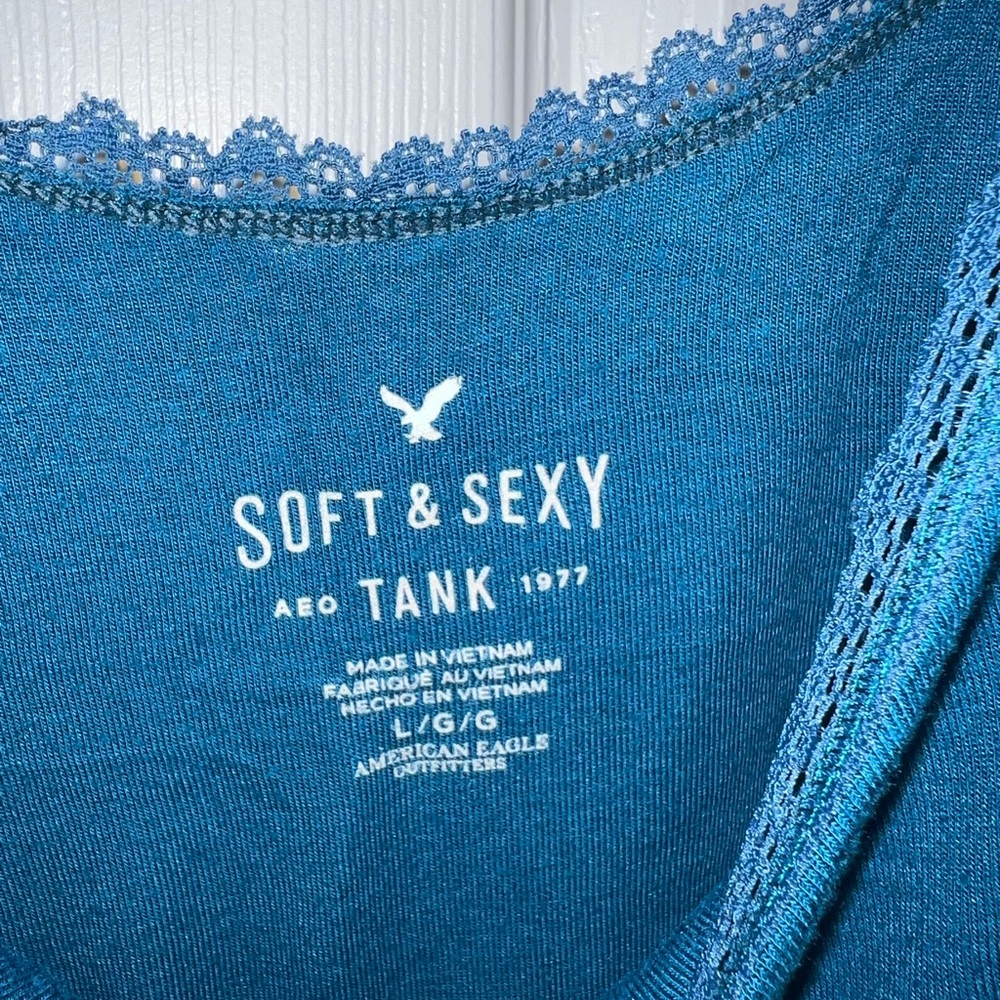 American Eagle Large Turquoise Tank - Picture 2 of 3